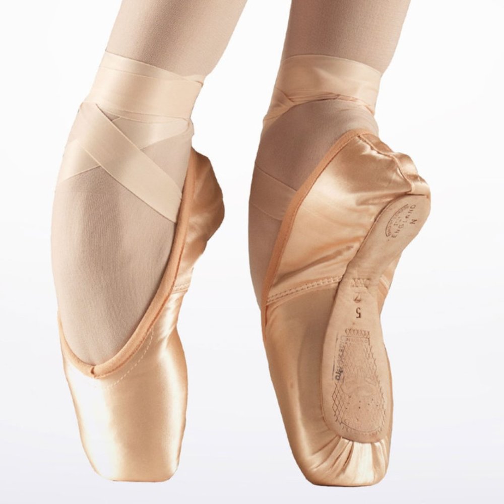 dead pointe shoes
